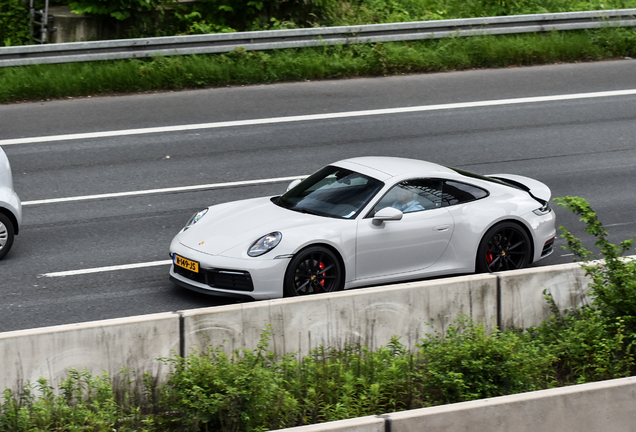 Porsche 992 Carrera 4S