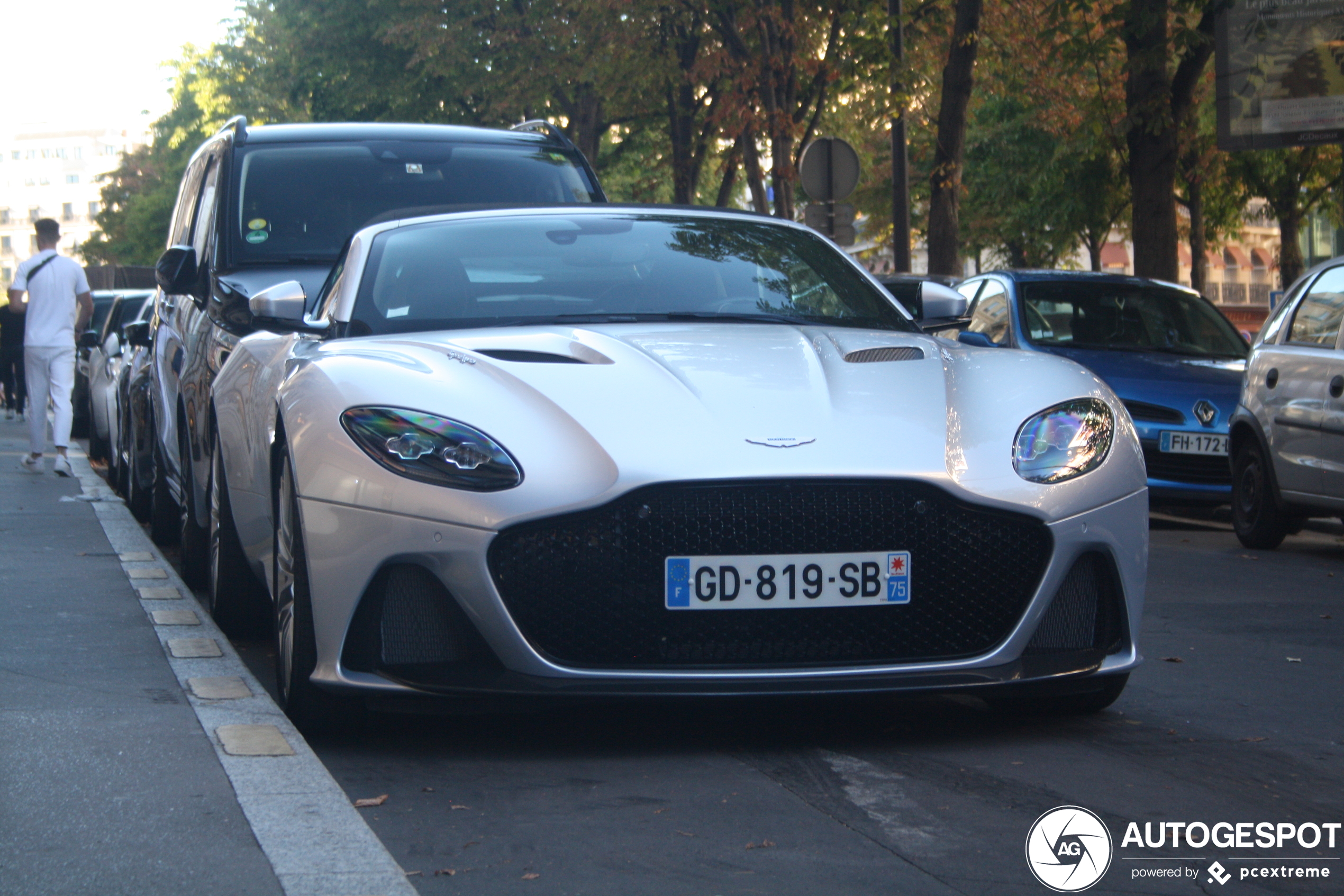 Aston Martin DBS Superleggera Volante