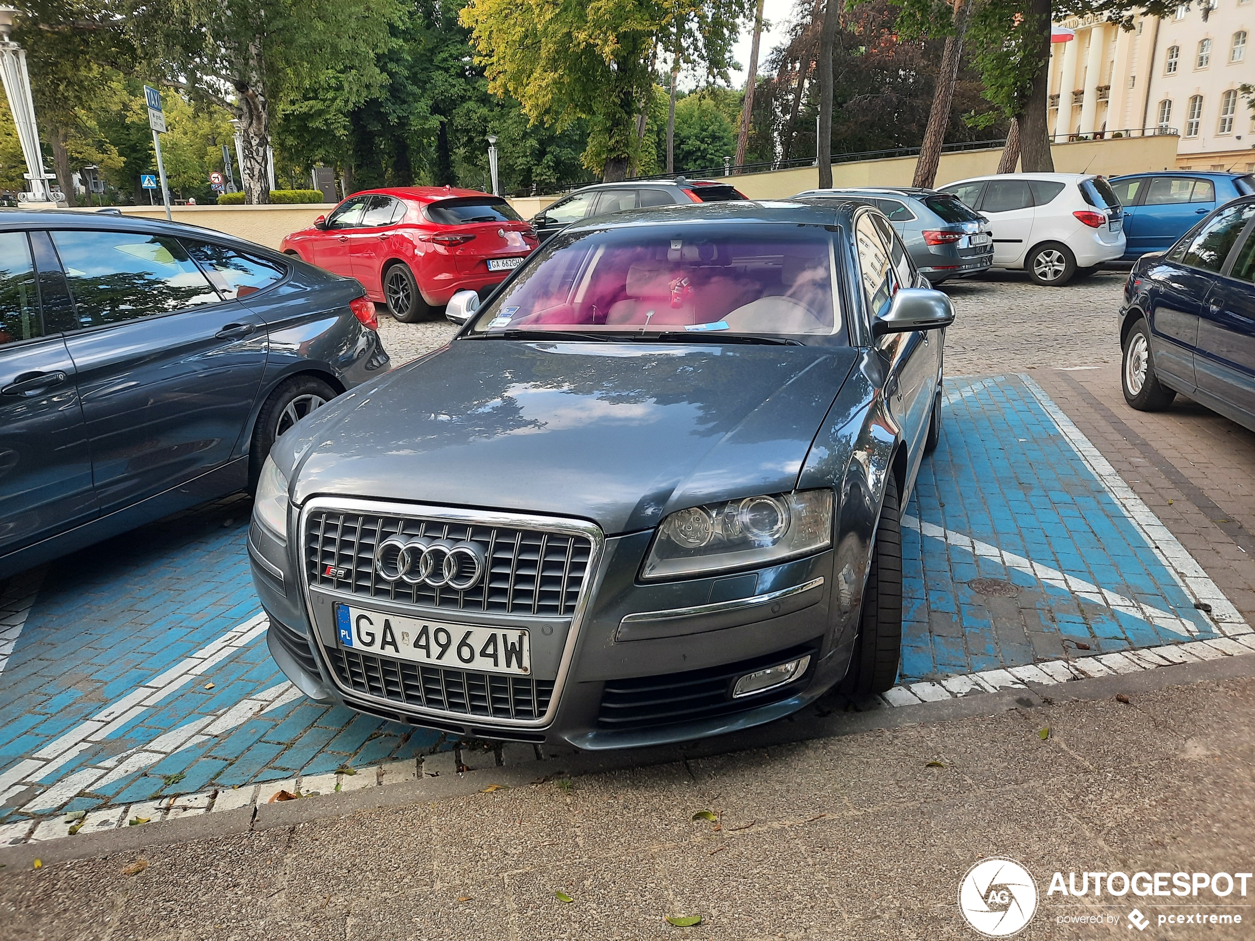 Audi S8 D3