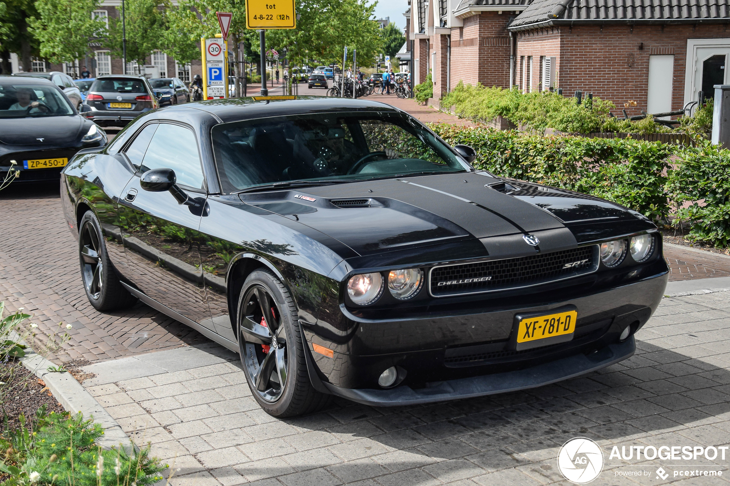 Dodge Challenger SRT-8