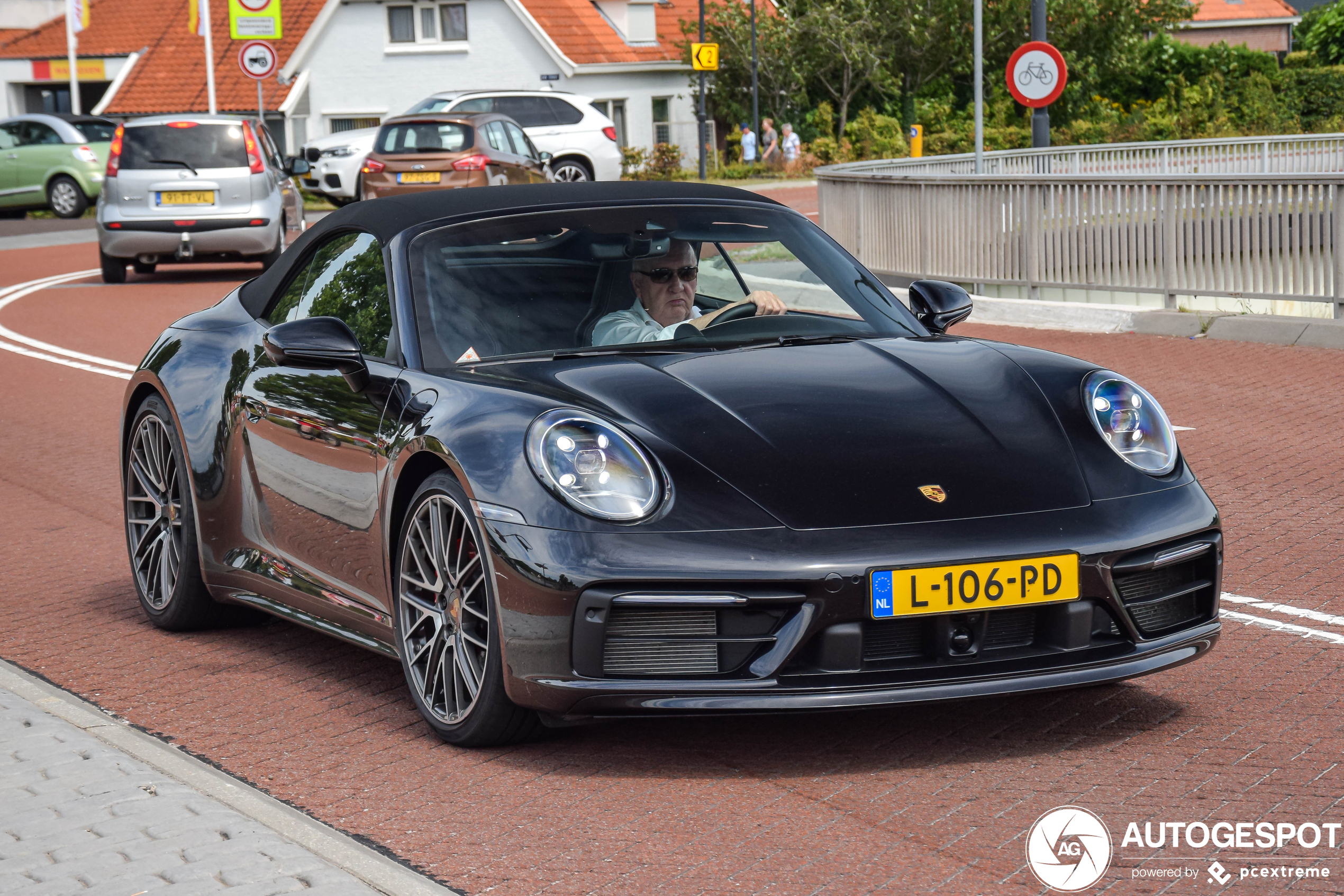 Porsche 992 Carrera 4S Cabriolet