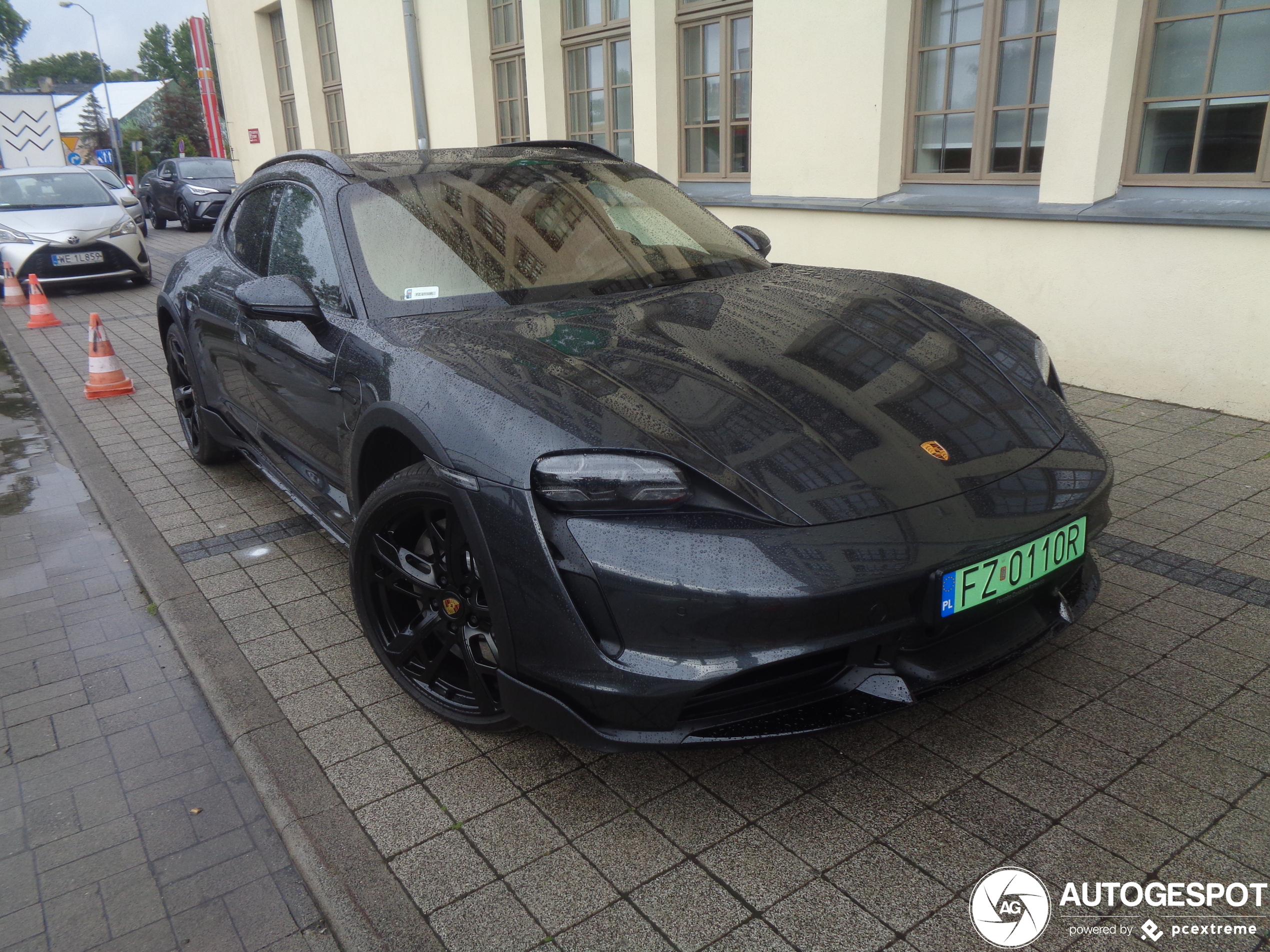 Porsche Taycan Turbo Cross Turismo