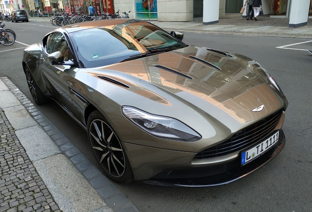 Aston Martin DB11