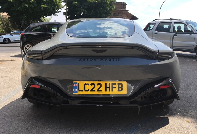 Aston Martin V8 Vantage 2018