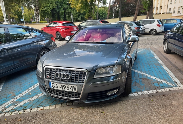 Audi S8 D3