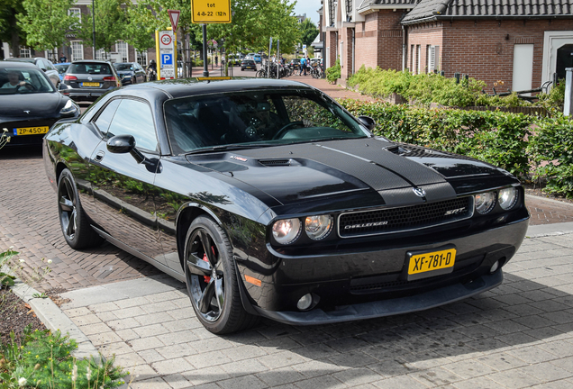 Dodge Challenger SRT-8