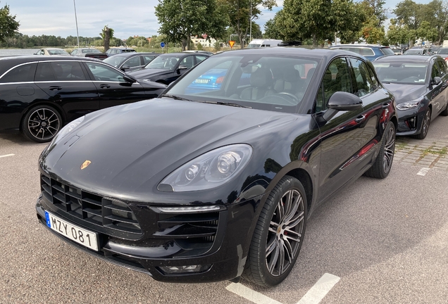 Porsche 95B Macan GTS