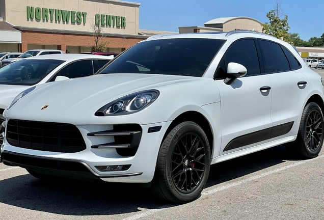 Porsche 95B Macan Turbo