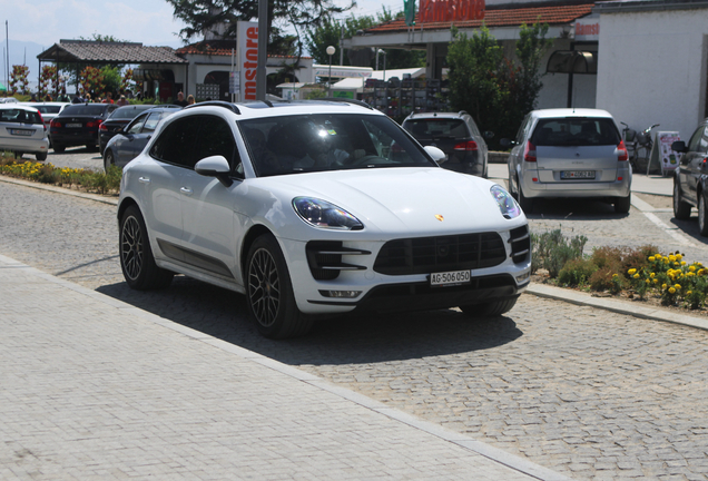 Porsche 95B Macan Turbo