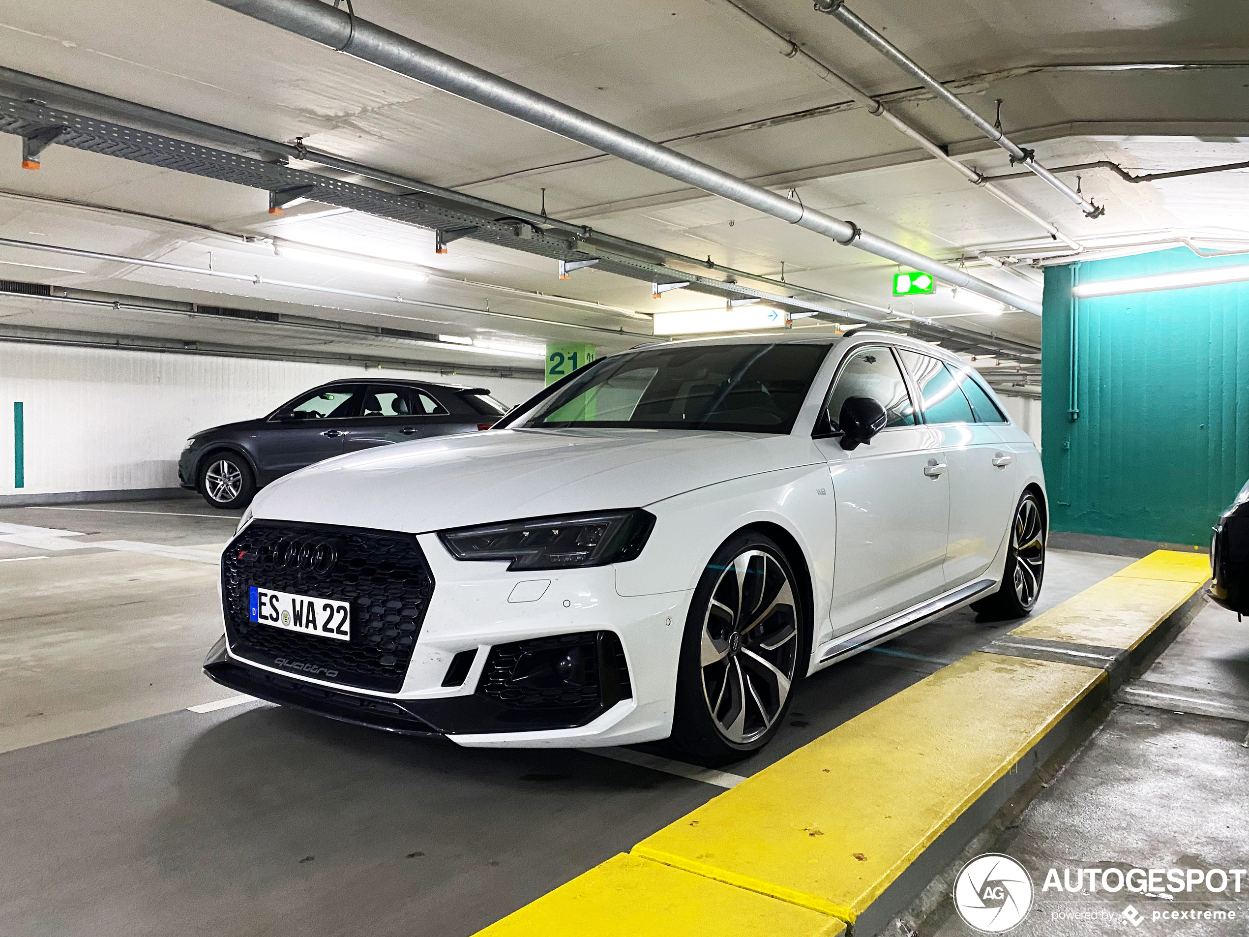 Audi RS4 Avant B9