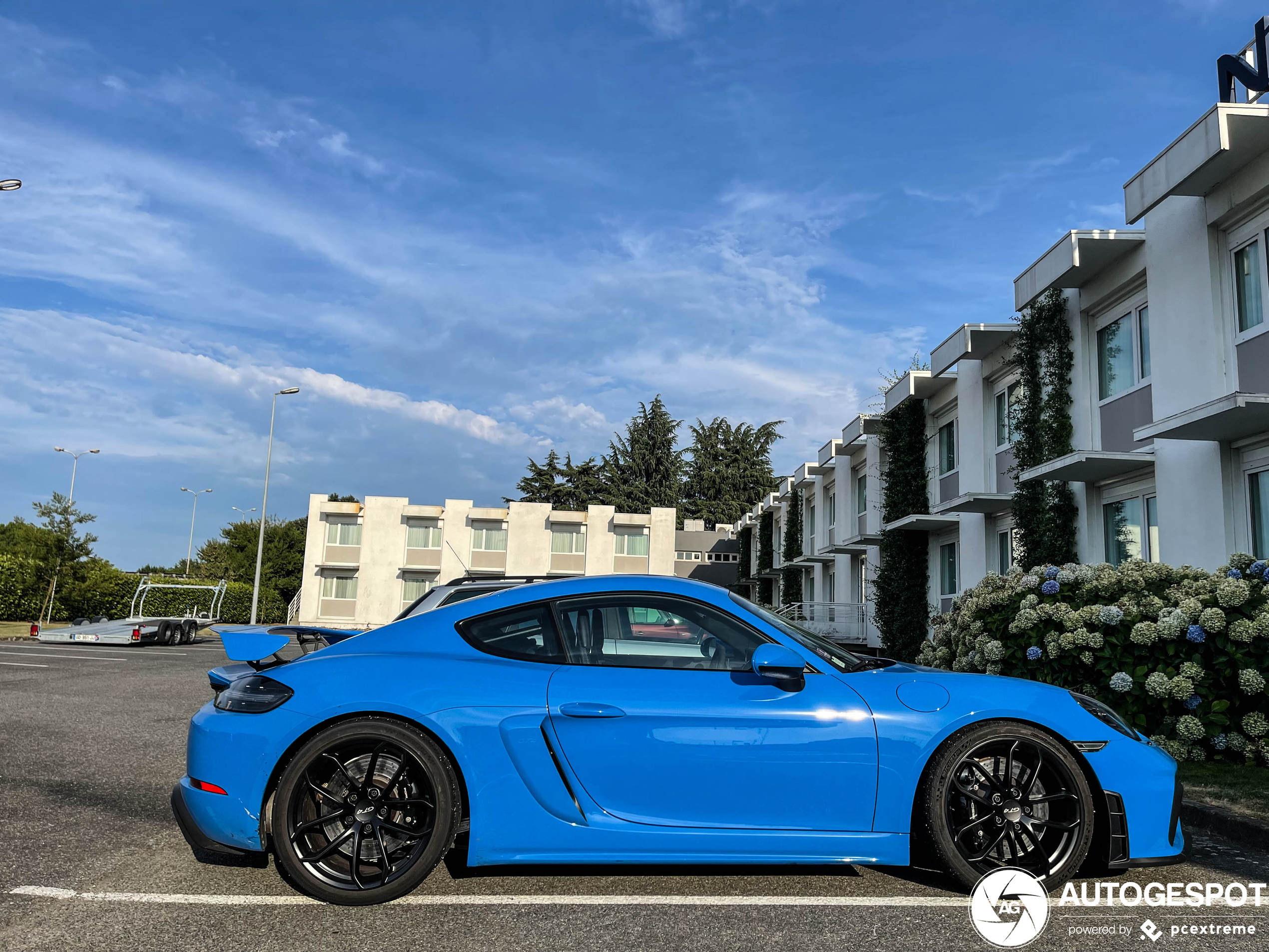 Porsche 718 Cayman GT4