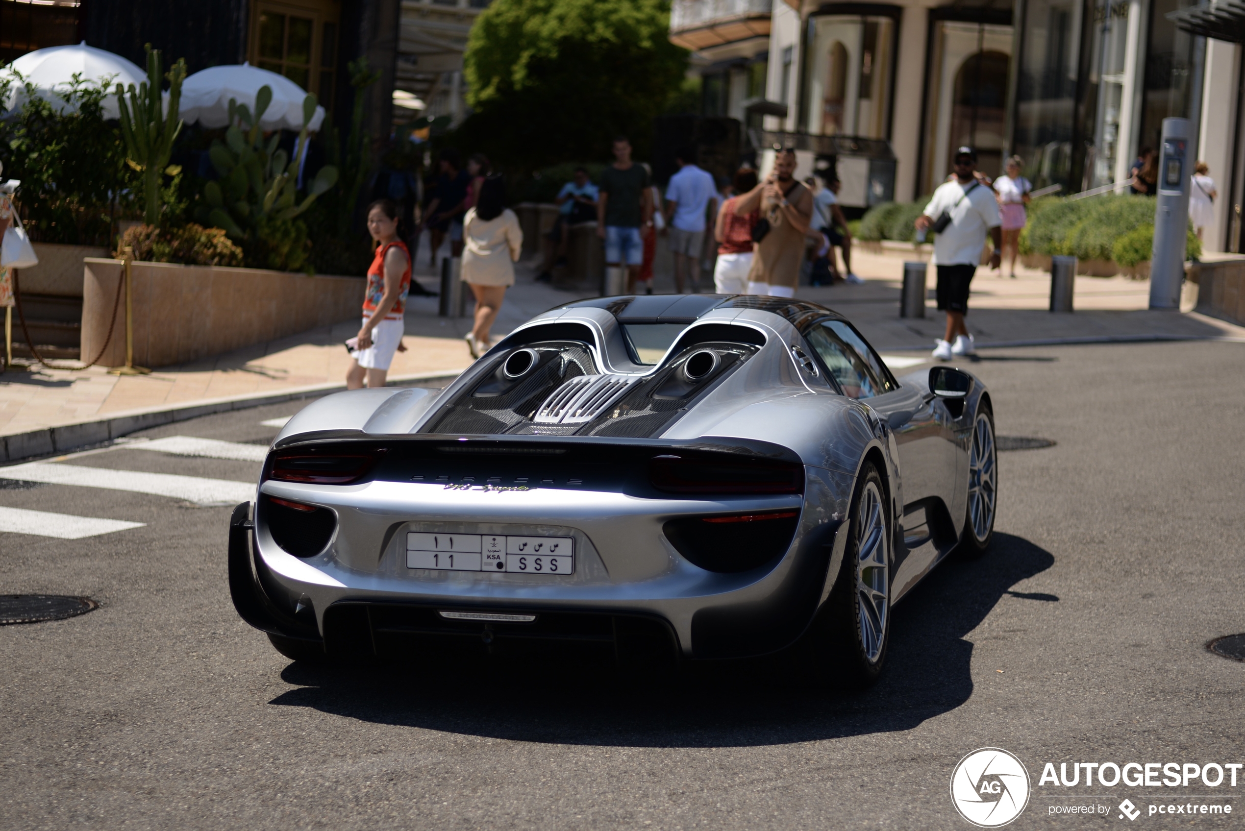 Porsche 918 Spyder Weissach Package