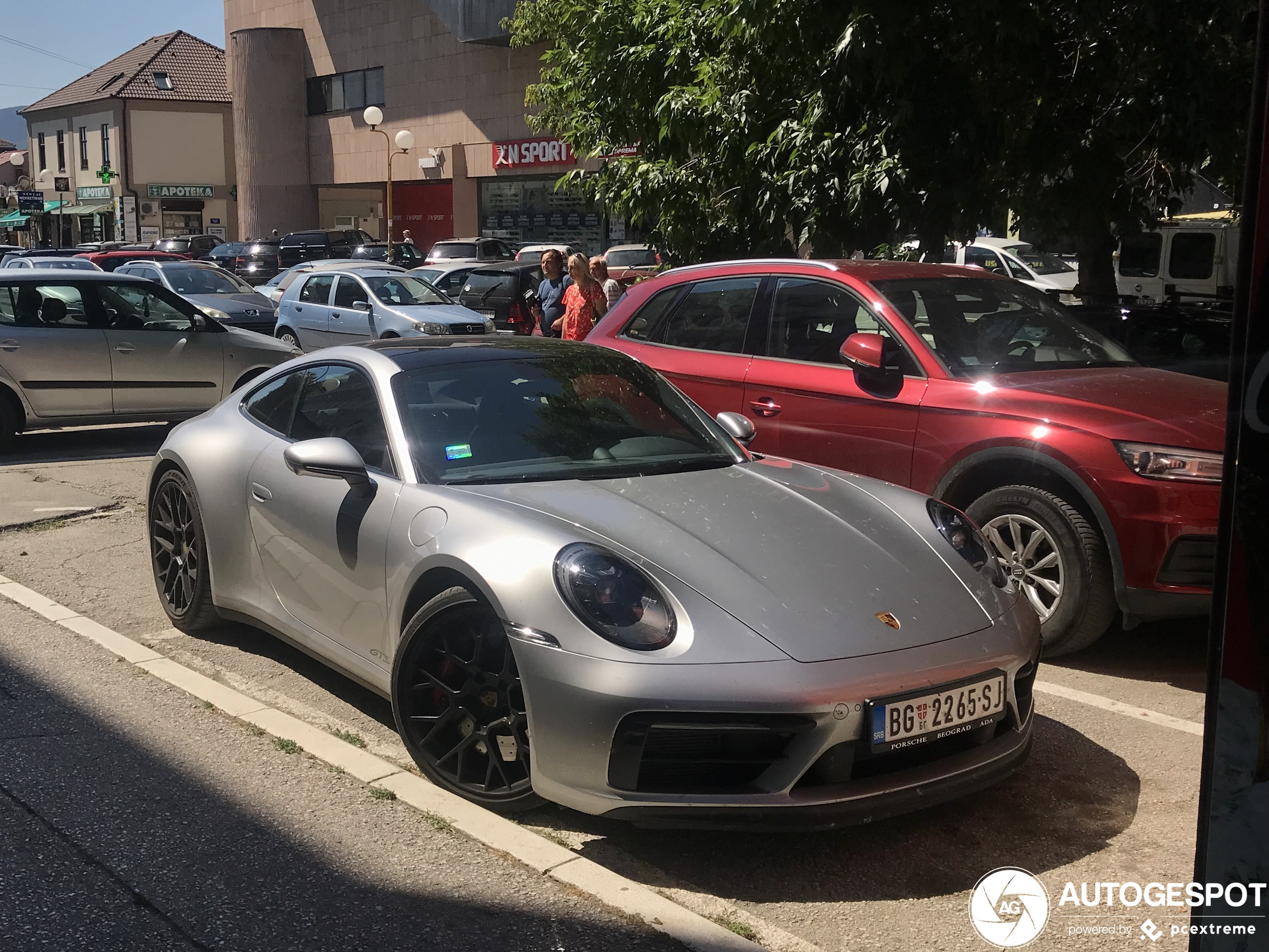 Porsche 992 Carrera 4 GTS