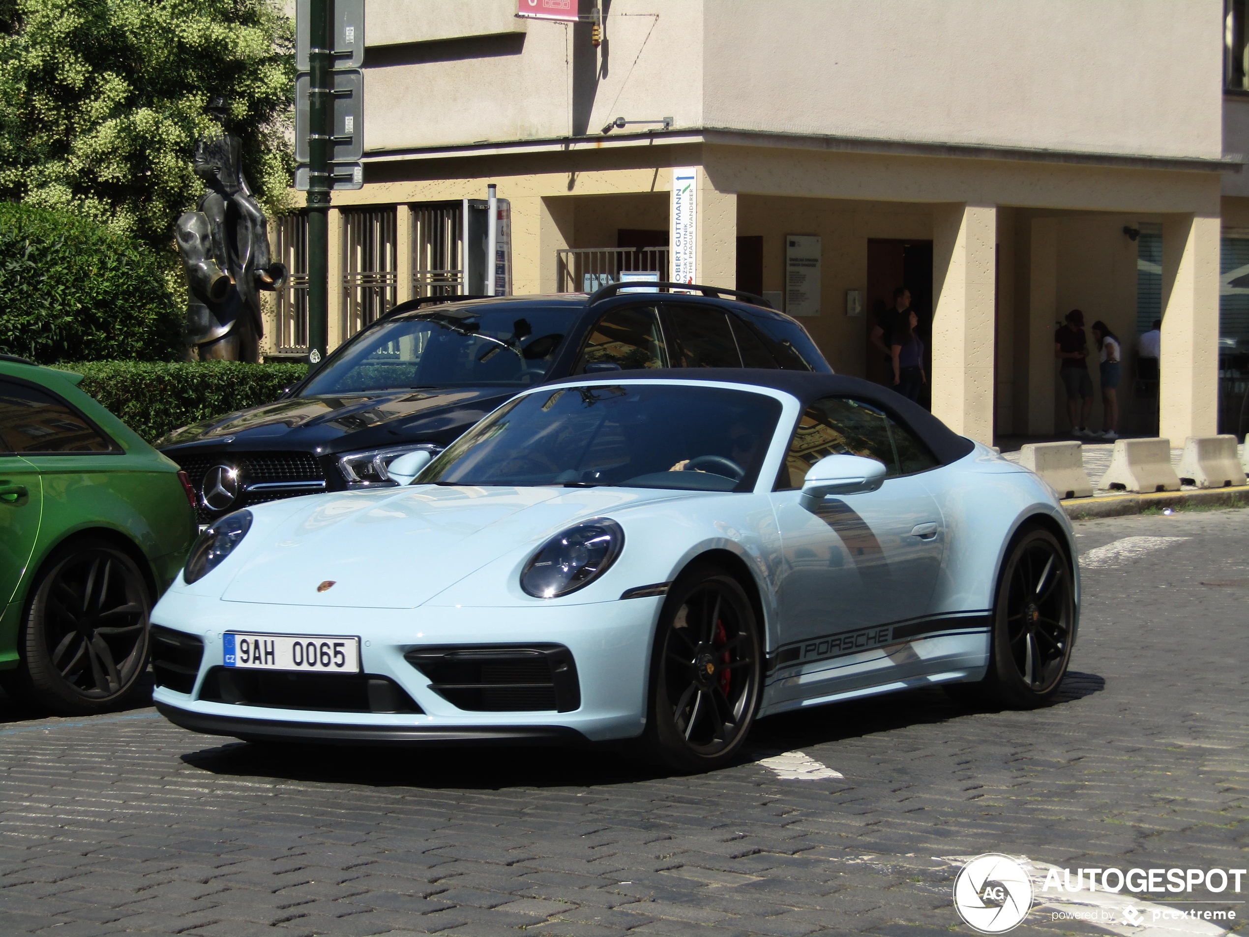 Porsche 992 Carrera 4 GTS Cabriolet