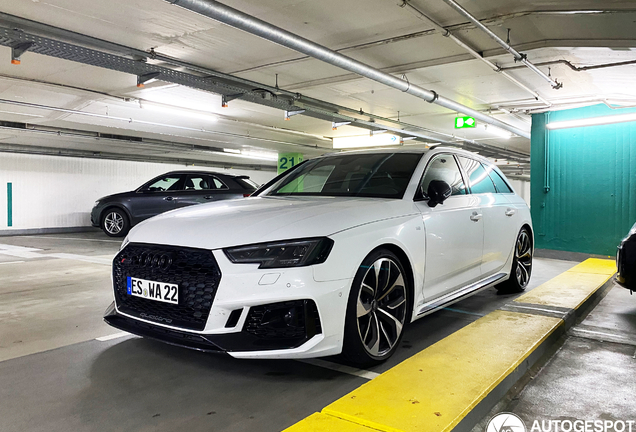 Audi RS4 Avant B9