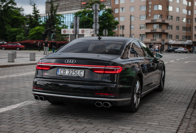 Audi S8 D5