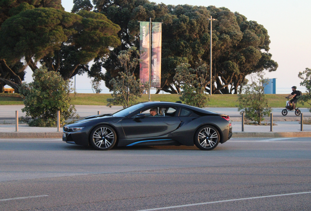 BMW i8