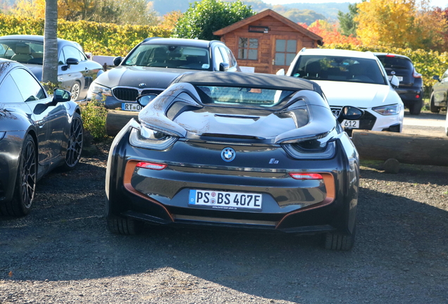 BMW i8 Roadster Ultimate Sophisto Edition