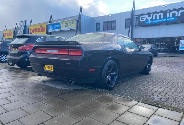 Dodge Challenger SRT-8