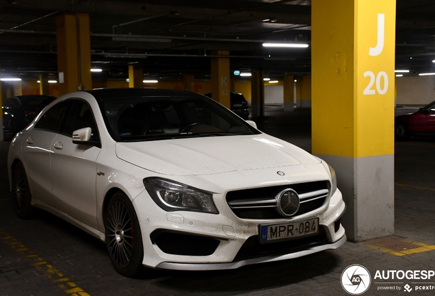 Mercedes-Benz CLA 45 AMG C117