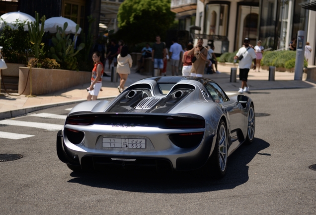 Porsche 918 Spyder Weissach Package