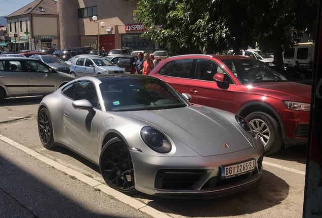 Porsche 992 Carrera 4 GTS