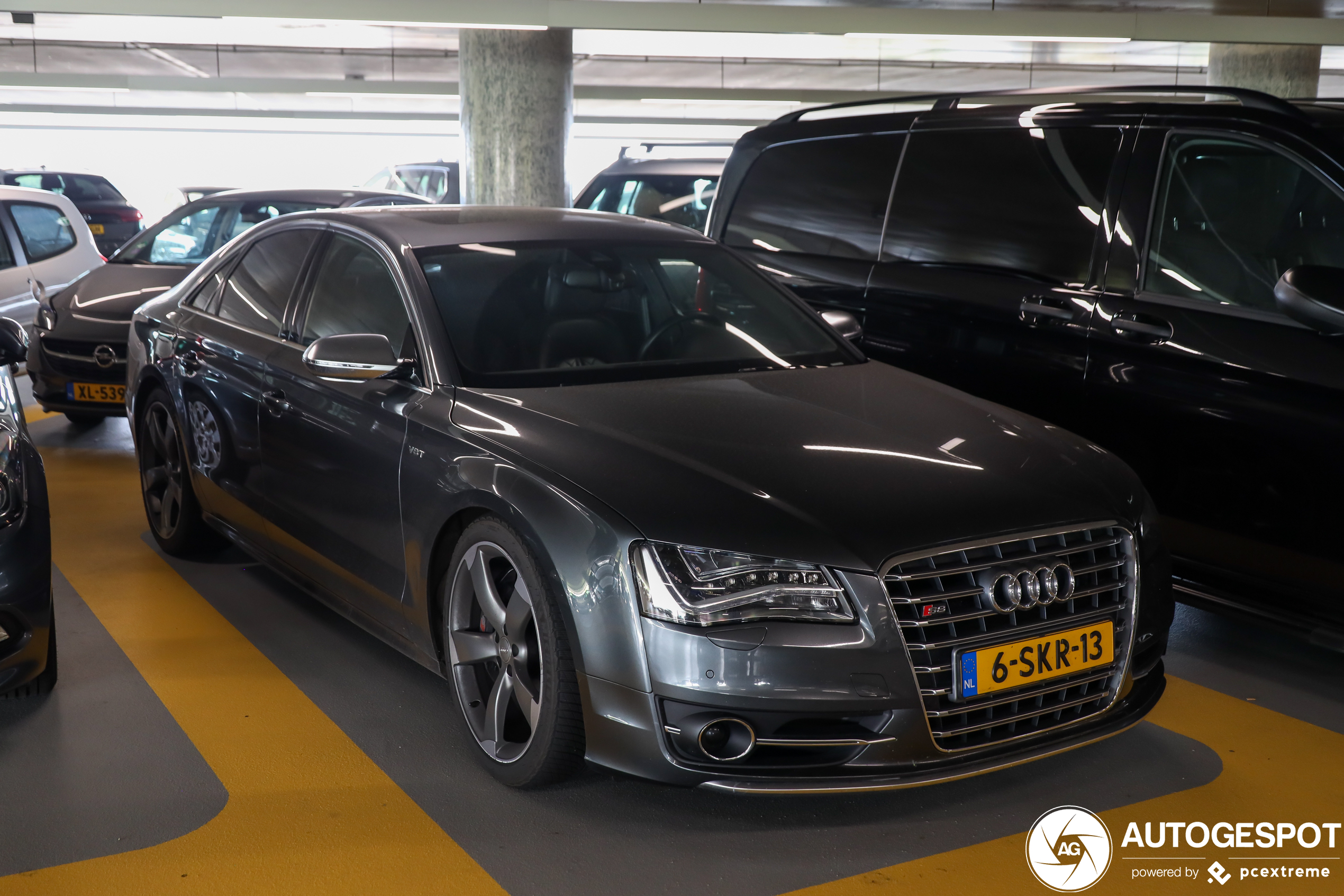 Audi S8 D4