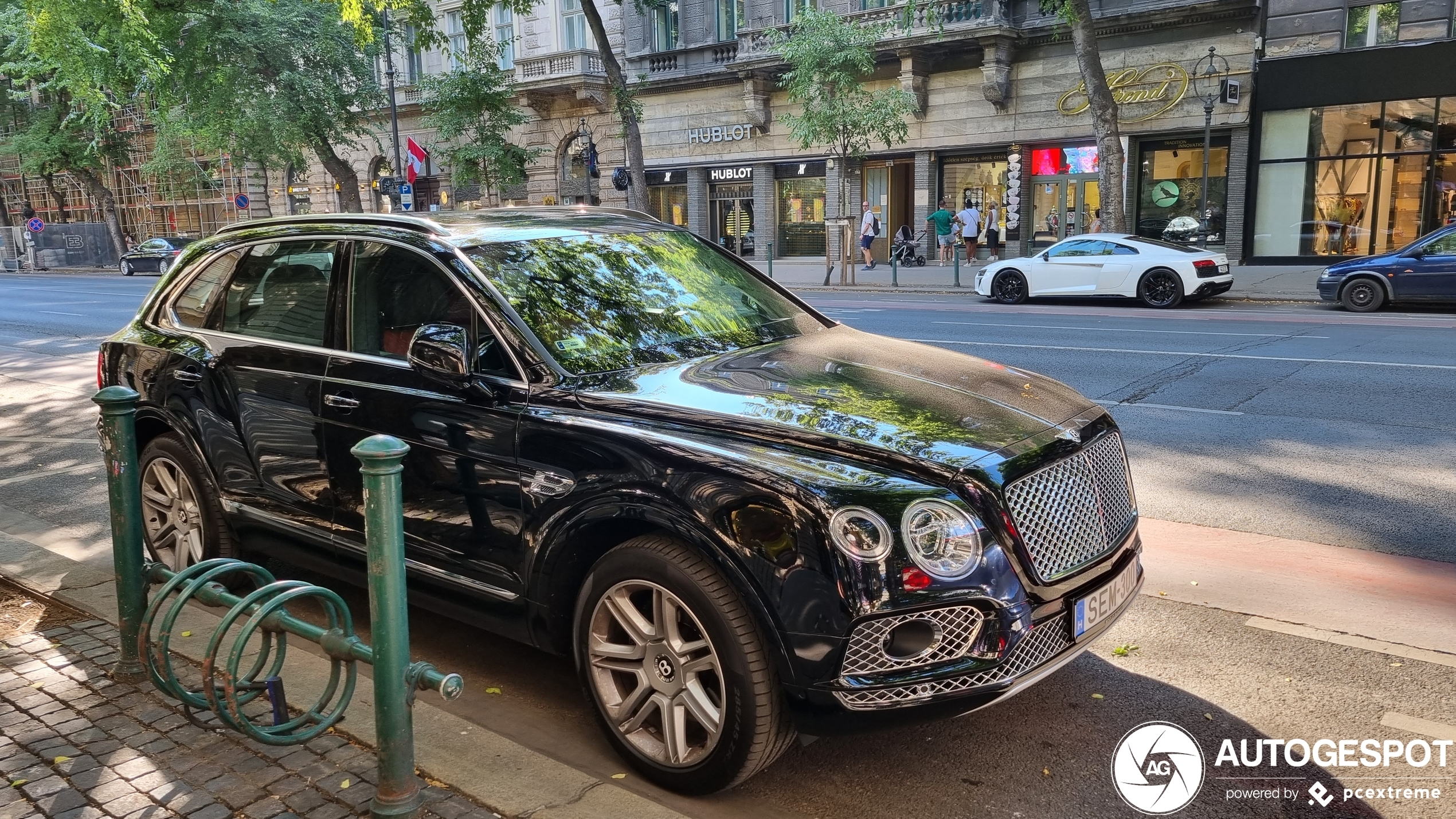 Bentley Bentayga V8