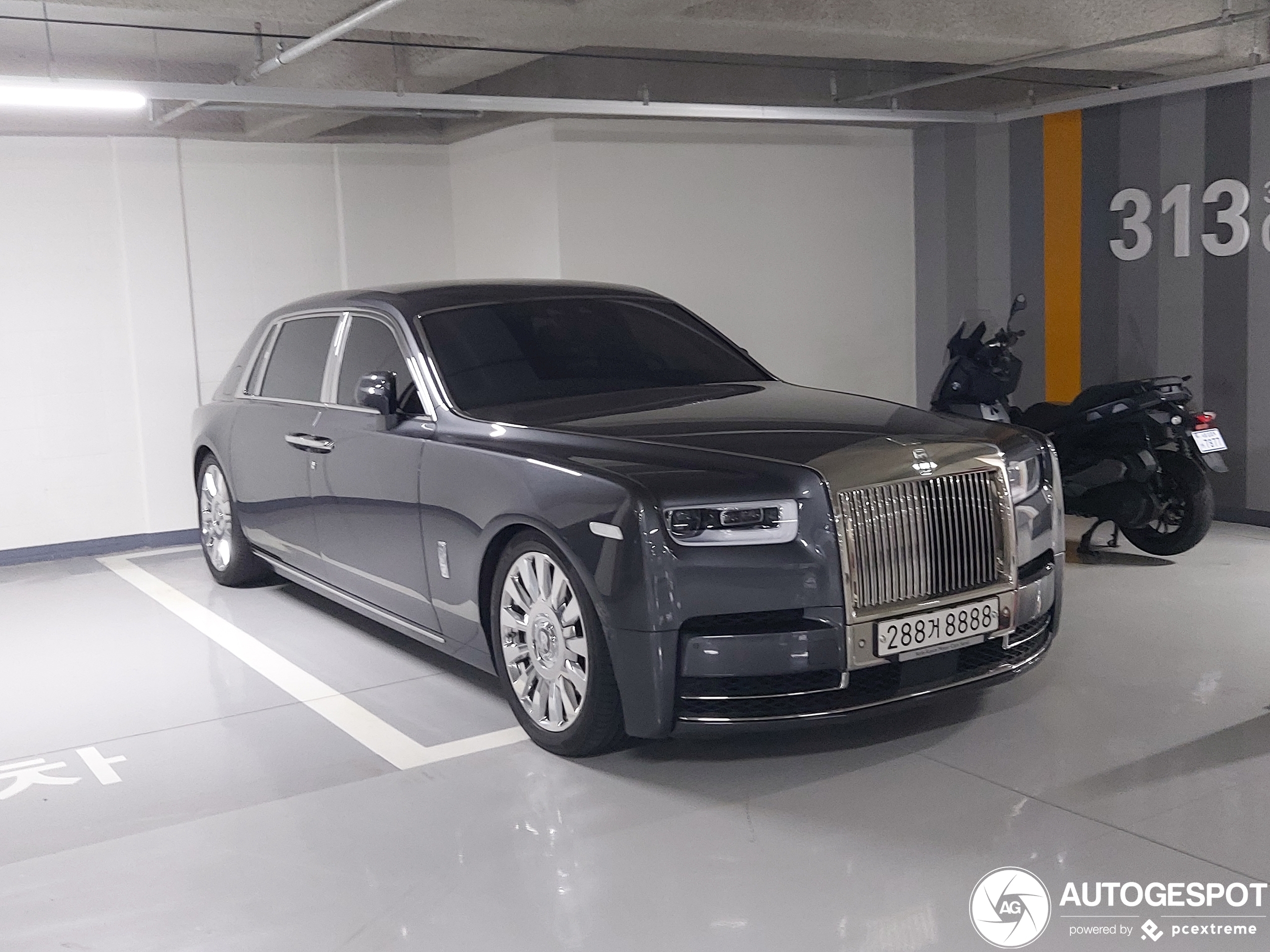 Rolls-Royce Phantom VIII EWB