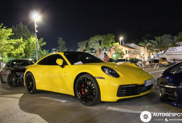 Porsche 992 Carrera 4S