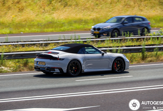 Porsche 992 Carrera 4S Cabriolet