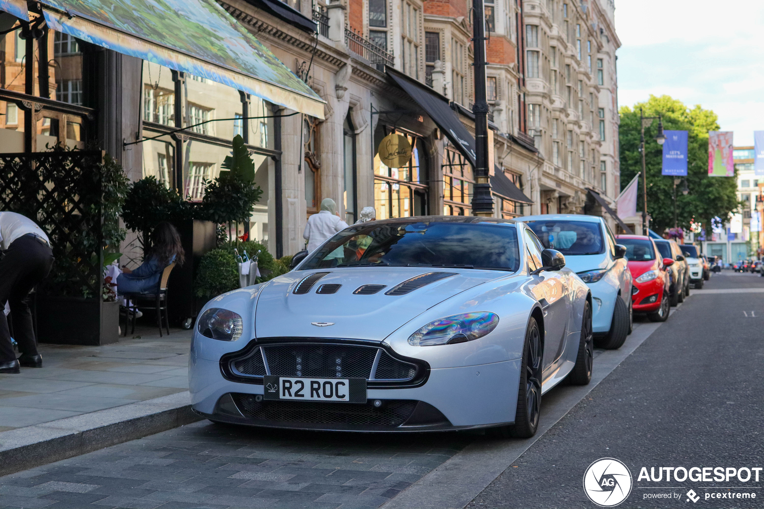 Aston Martin V12 Vantage S