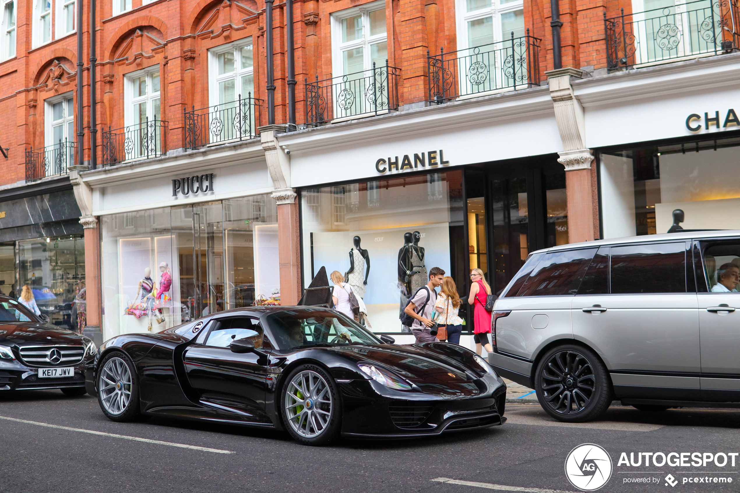 Porsche 918 Spyder Weissach Package