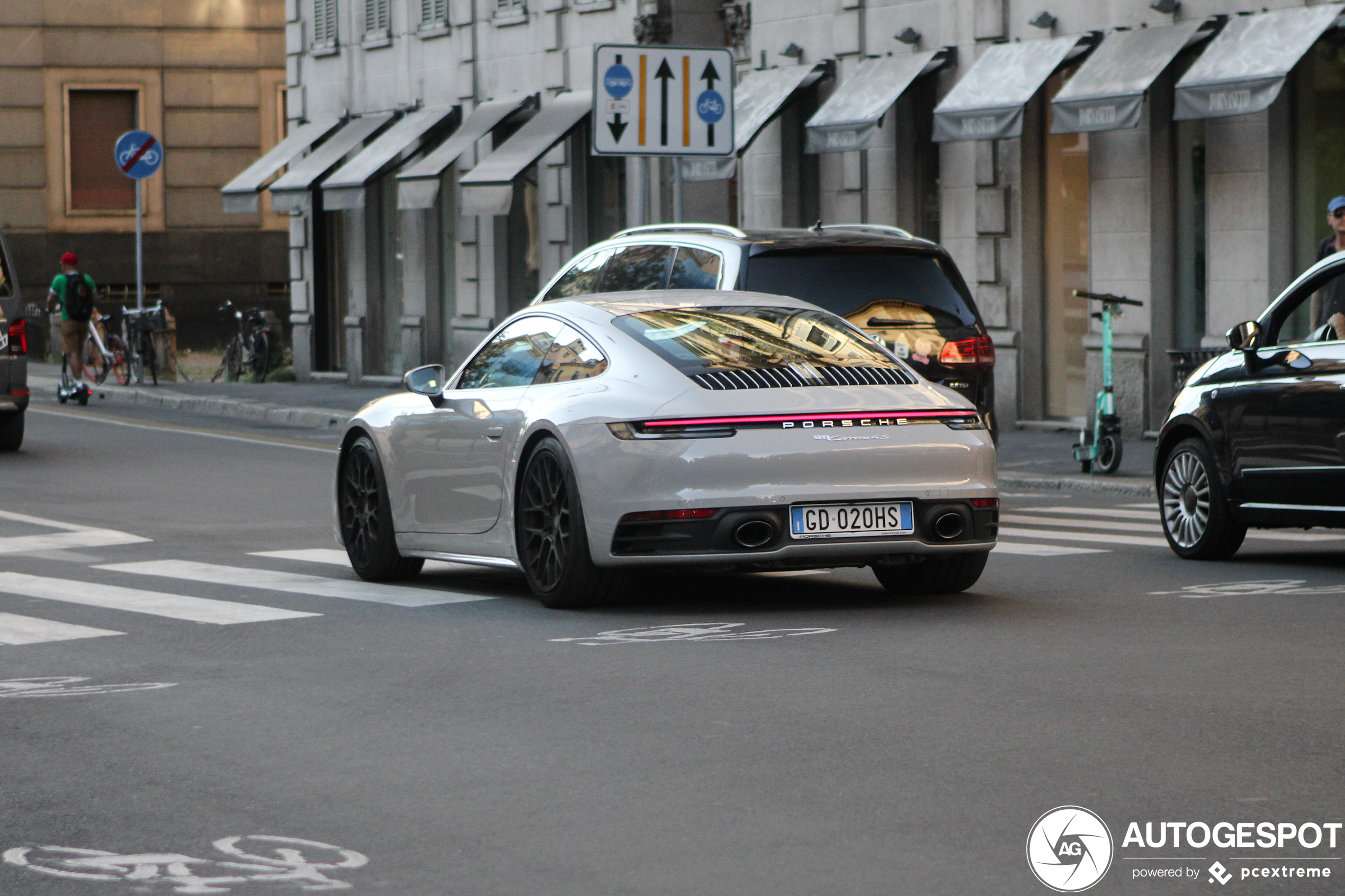 Porsche 992 Carrera 4S