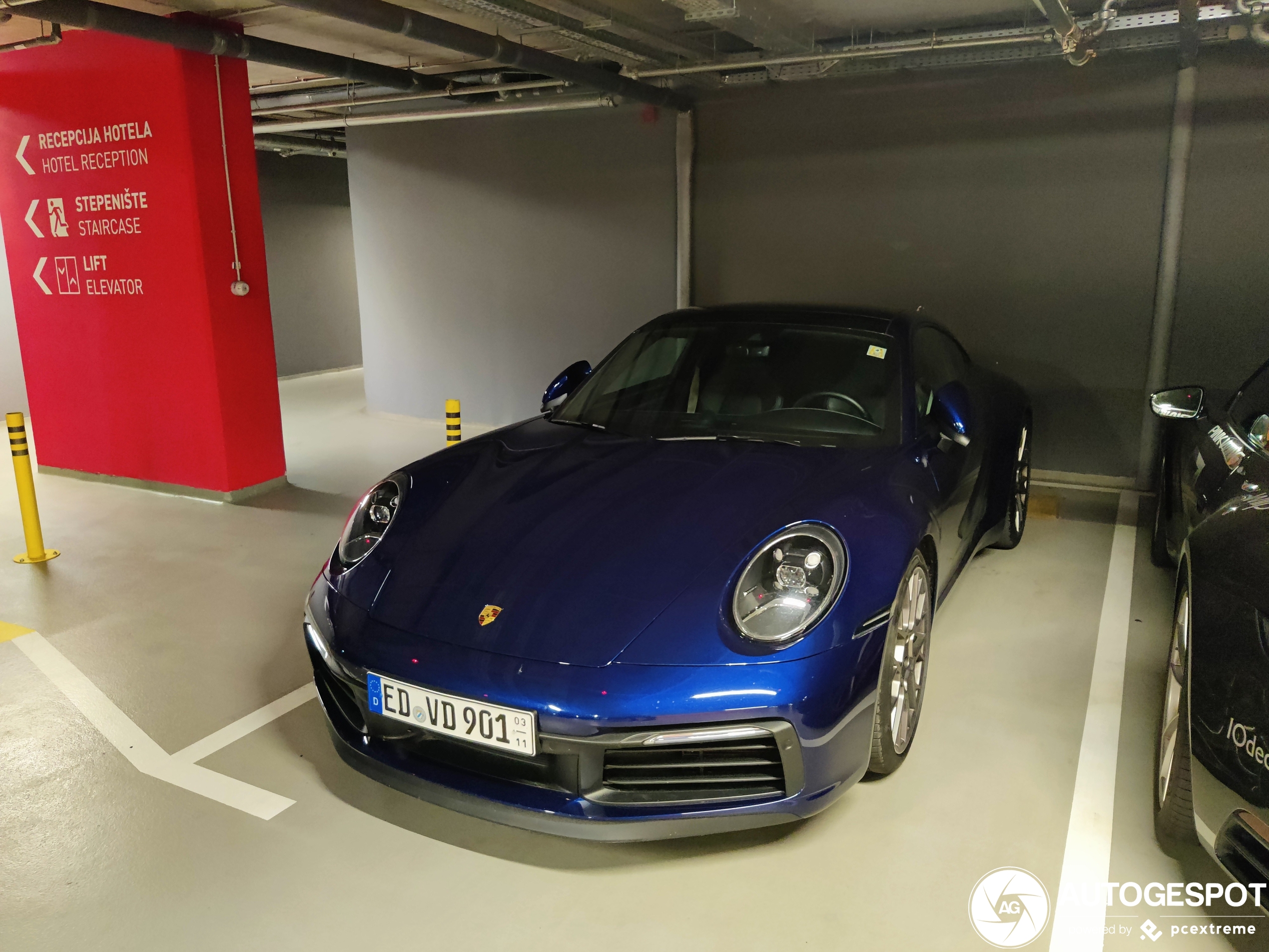 Porsche 992 Carrera 4S