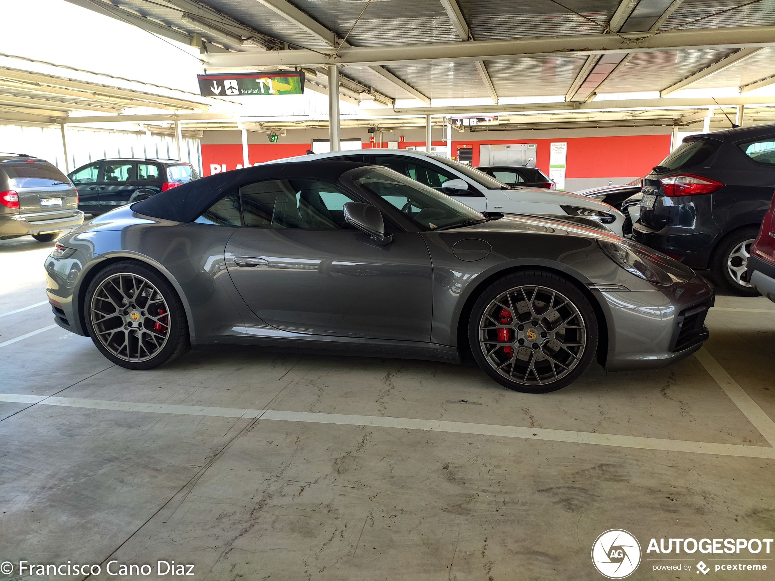 Porsche 992 Carrera 4S Cabriolet