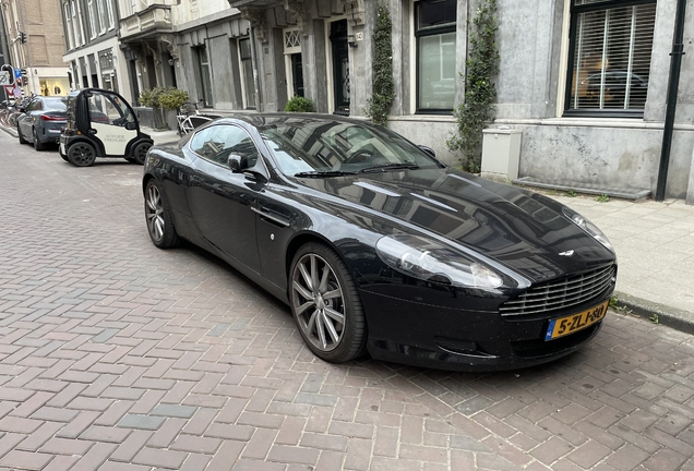 Aston Martin DB9