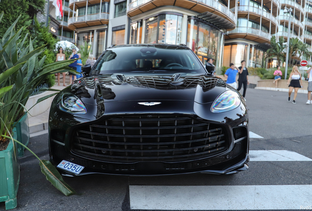 Aston Martin DBX707