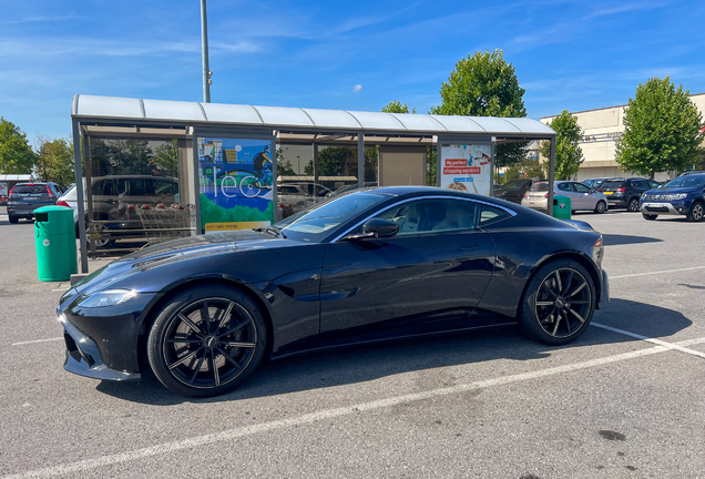 Aston Martin V8 Vantage 2018