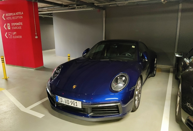 Porsche 992 Carrera 4S