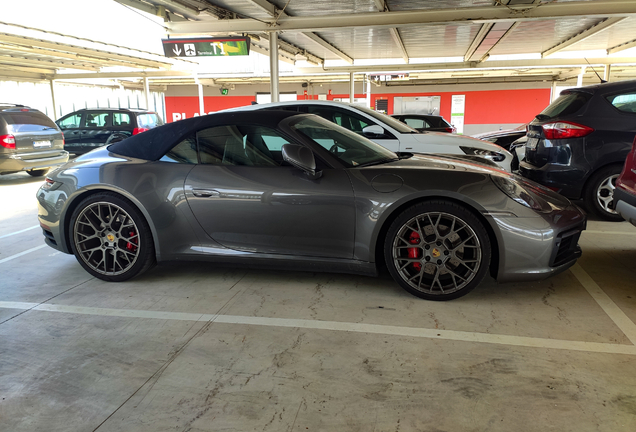 Porsche 992 Carrera 4S Cabriolet