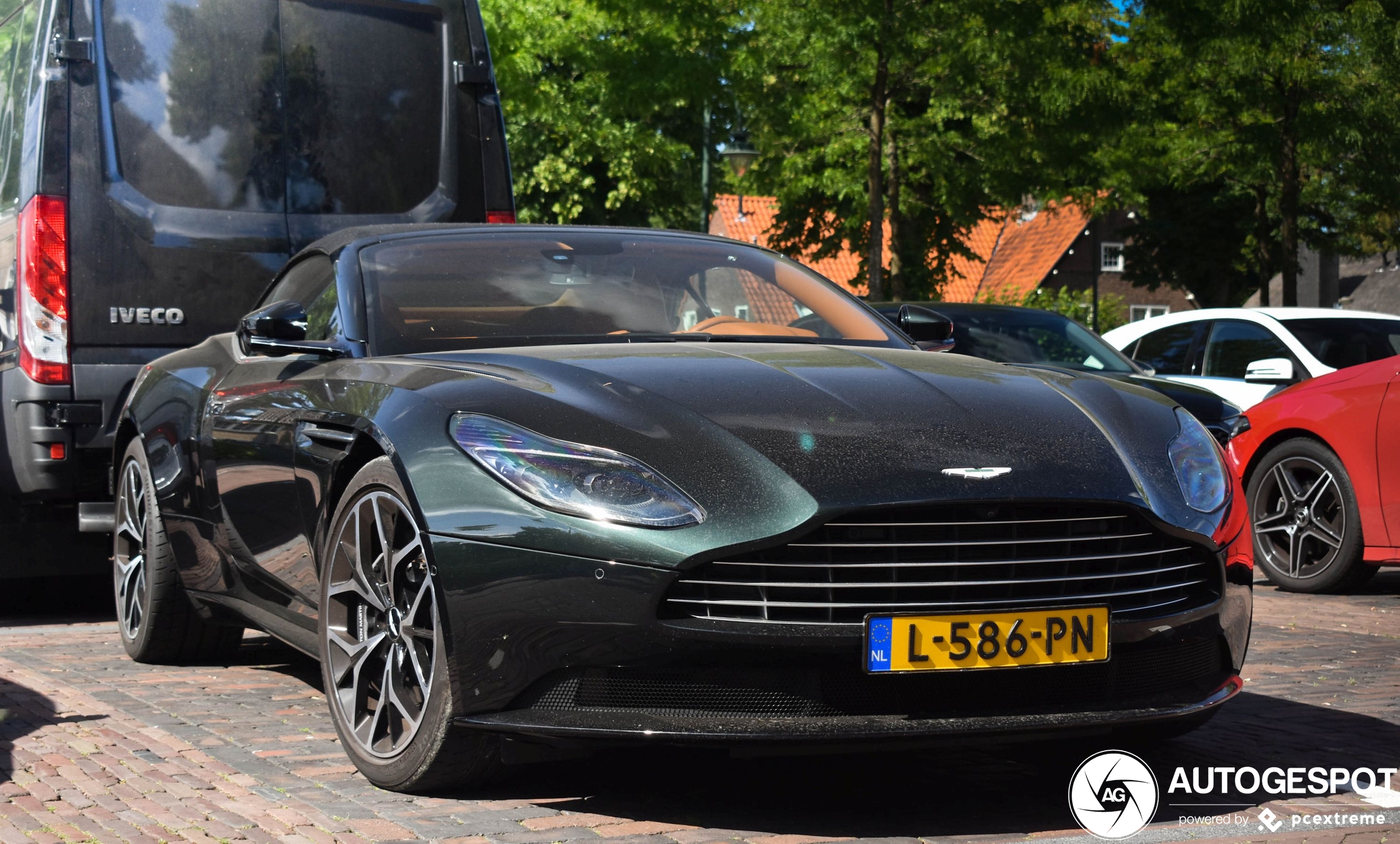 Aston Martin DB11 V8 Volante