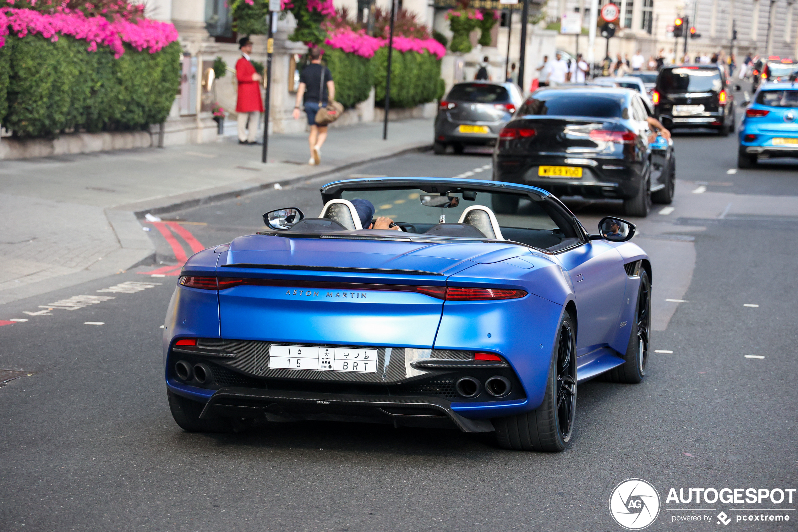 Aston Martin DBS Superleggera Volante