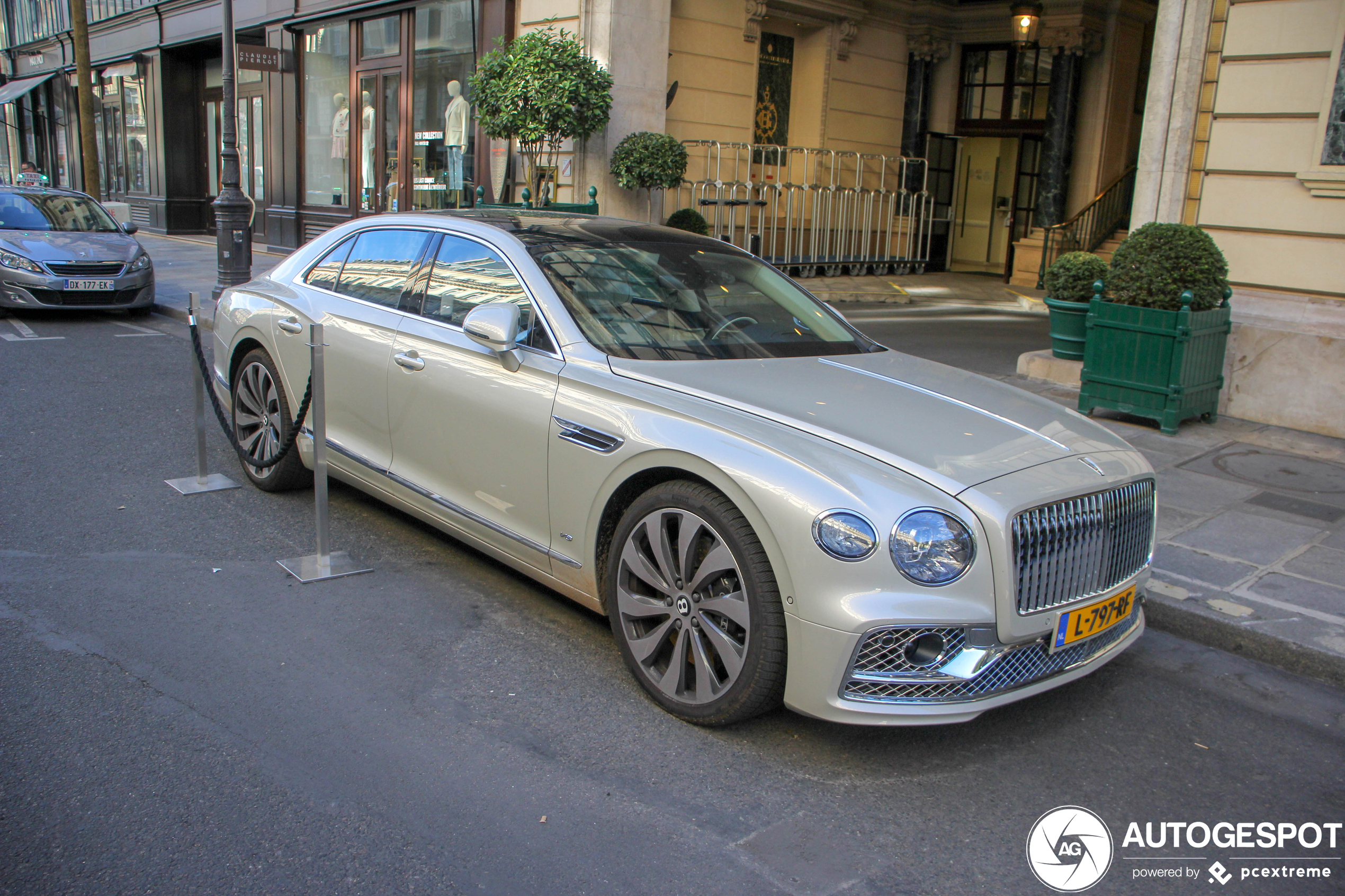 Bentley Flying Spur V8 2021