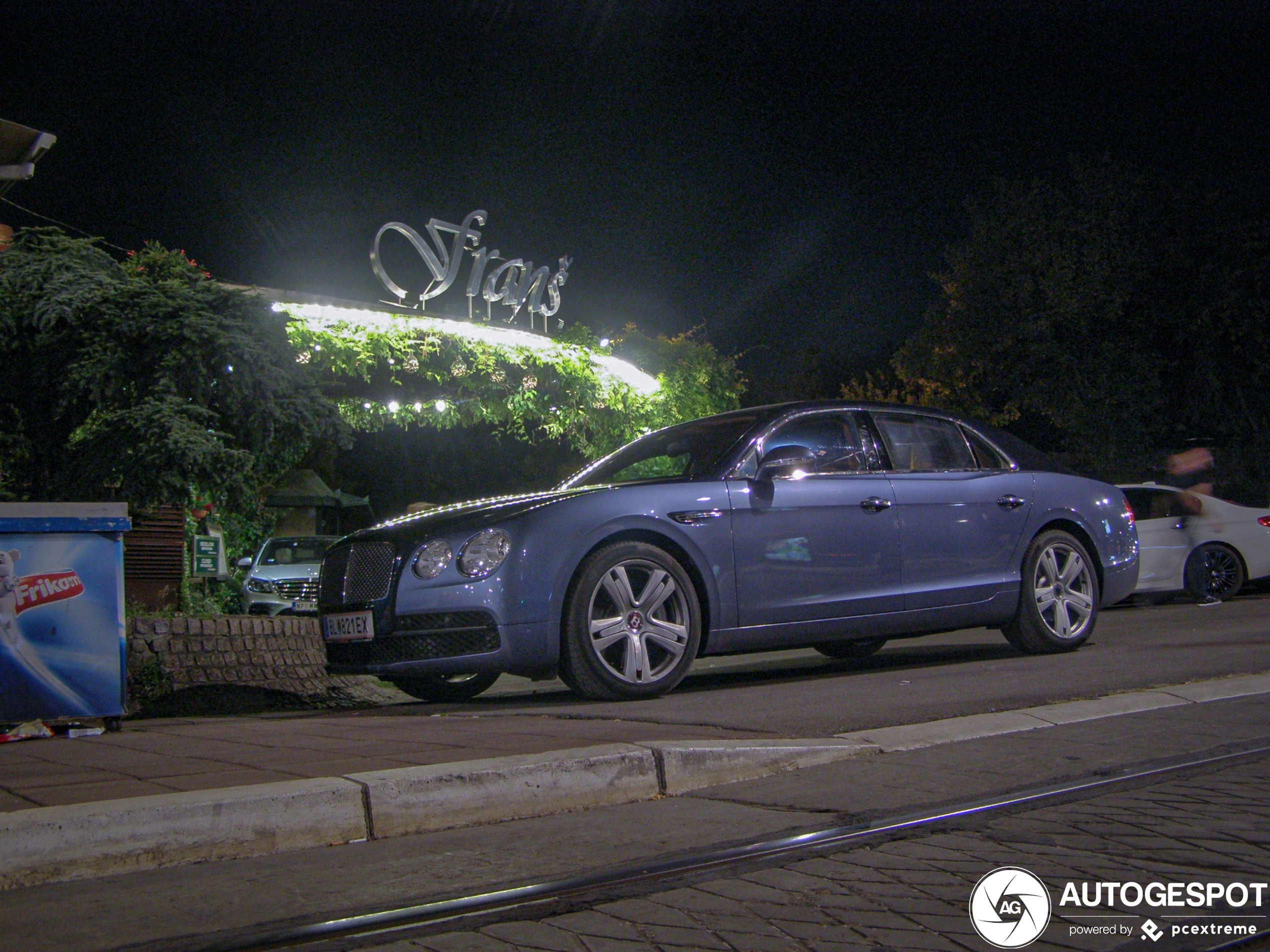 Bentley Flying Spur V8