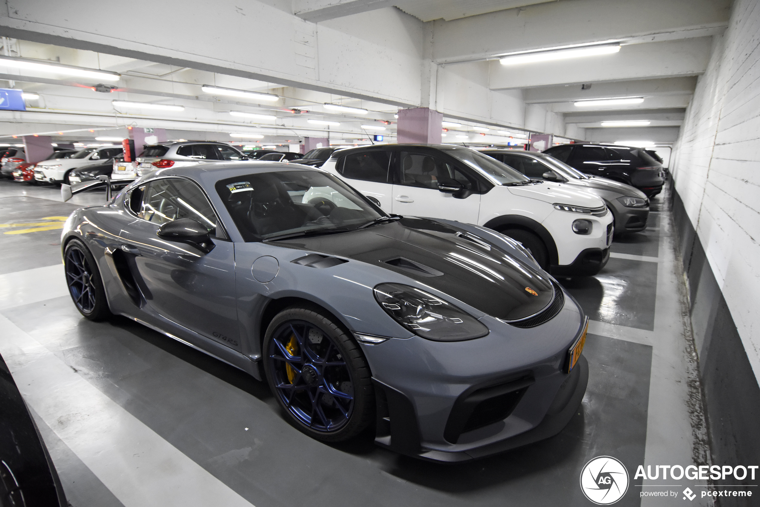 Porsche 718 Cayman GT4 RS Weissach Package