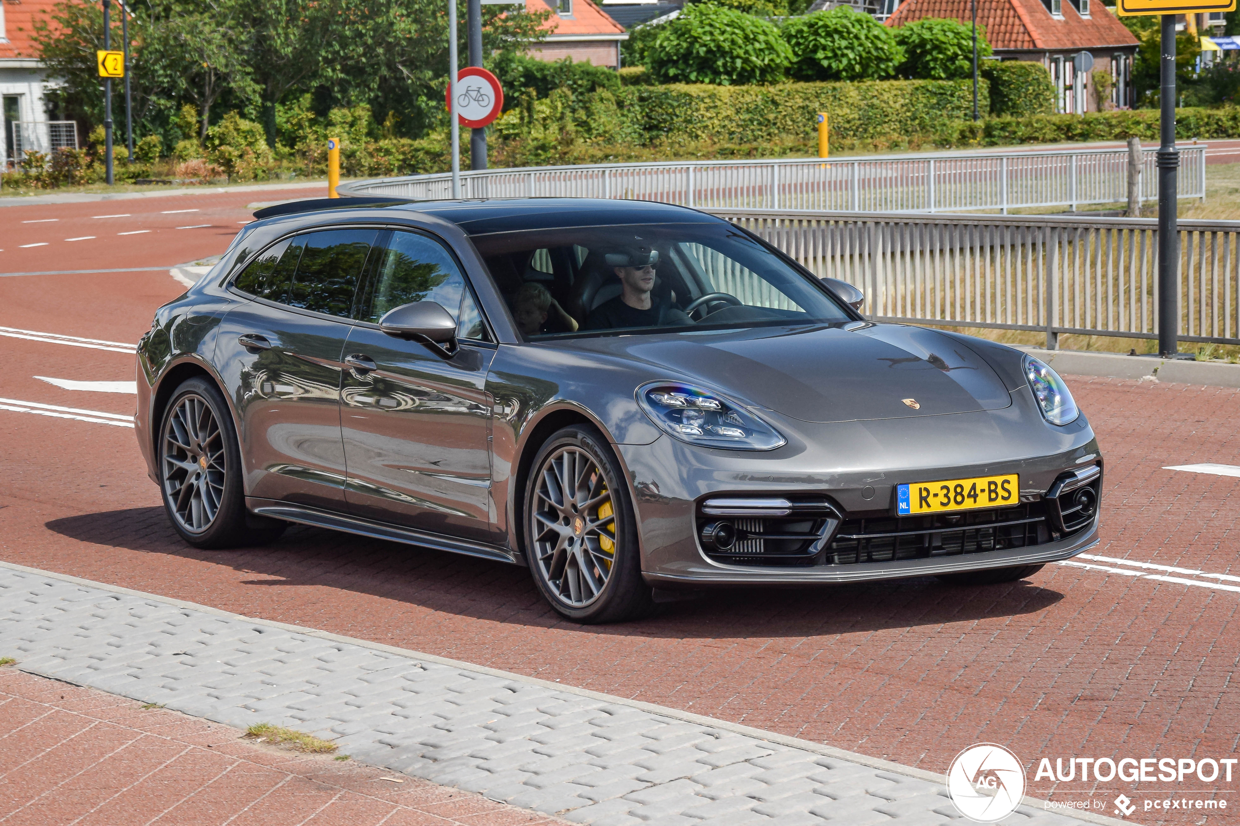 Porsche 971 Panamera Turbo Sport Turismo