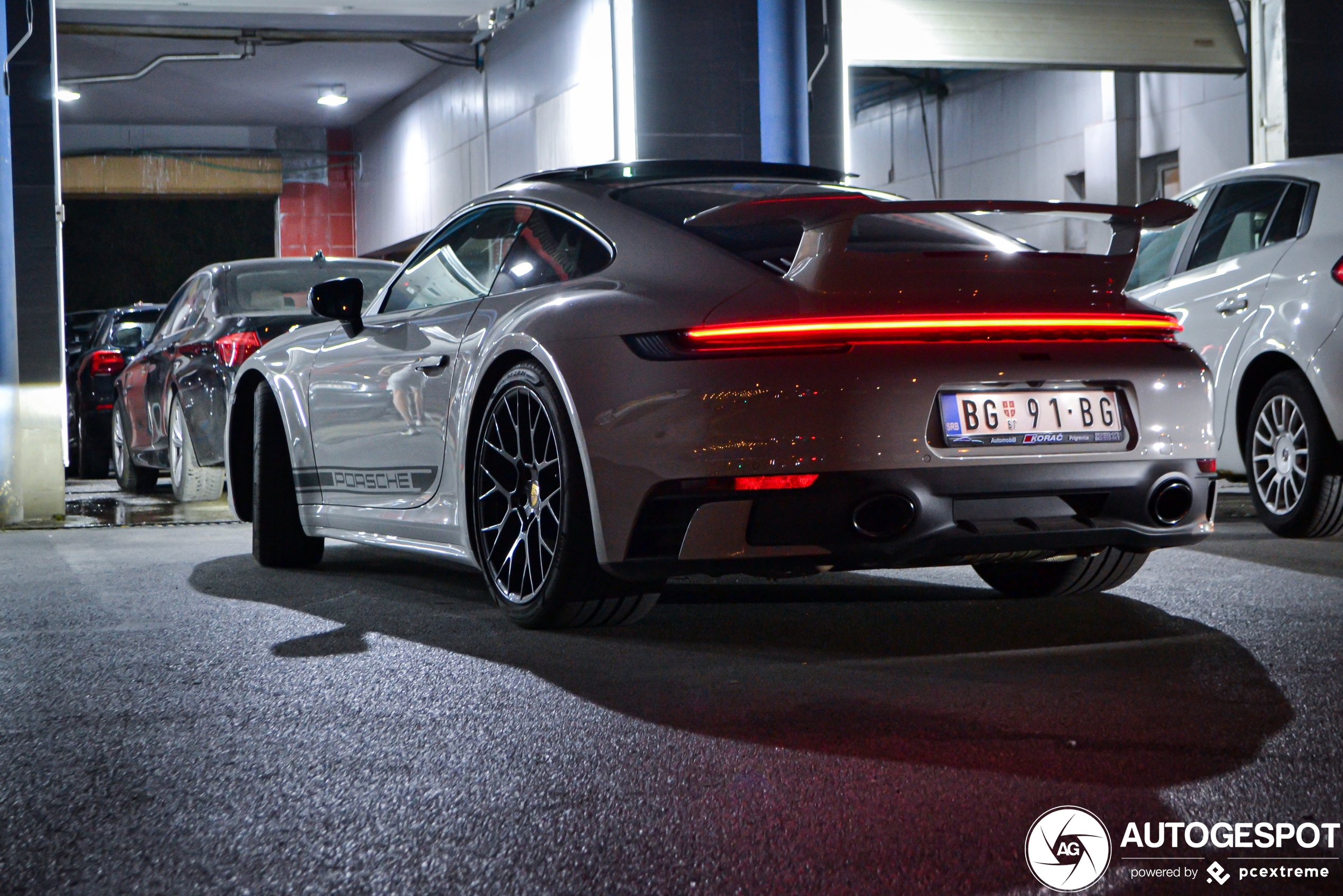 Porsche 992 Carrera 4S