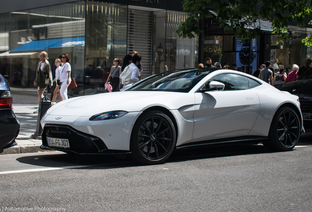 Aston Martin V8 Vantage 2018