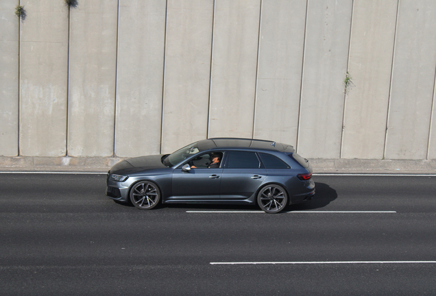 Audi RS4 Avant B9